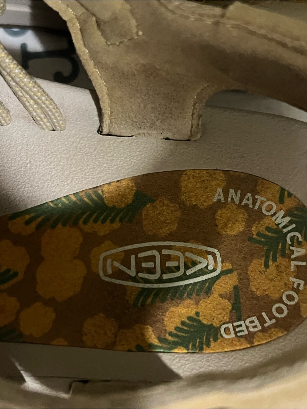 Keen UNEEK Women’s Sandals Yellow Daisies On Side - Picture 2 of 9